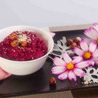 Humus din sfecla rosie cu migdale Humus din sfecla rosie