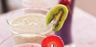 Milkshake cu fructe si fulgi de ovaz