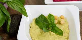 humus cu avocado