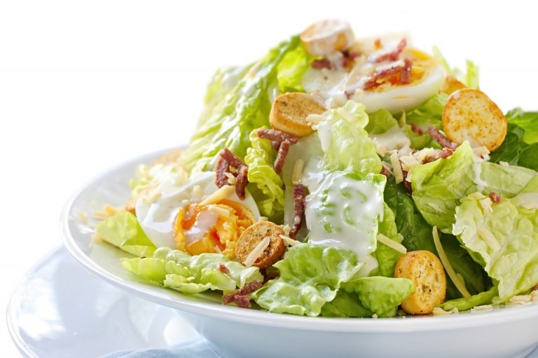 Capcana salatelor: tu stii sa o eviti? Iata 4 sugestii perfecte pentru tine!