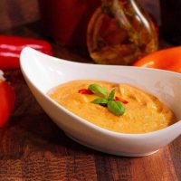 Pasta de tofu cu ardei – reteta video Pasta de tofu cu ardei