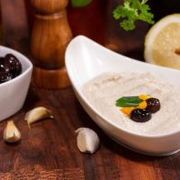 Pasta de tofu cu masline – reteta video Pasta de tofu cu masline