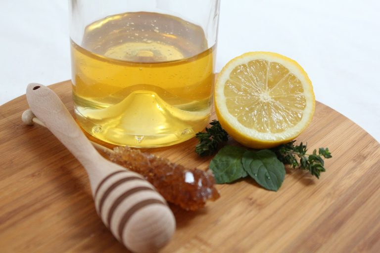 Stevia, mierea sau zaharul brut – cu ce indulcesti sanatos?
