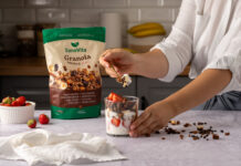 Parfait cu fructe de pădure și Granola Proteică